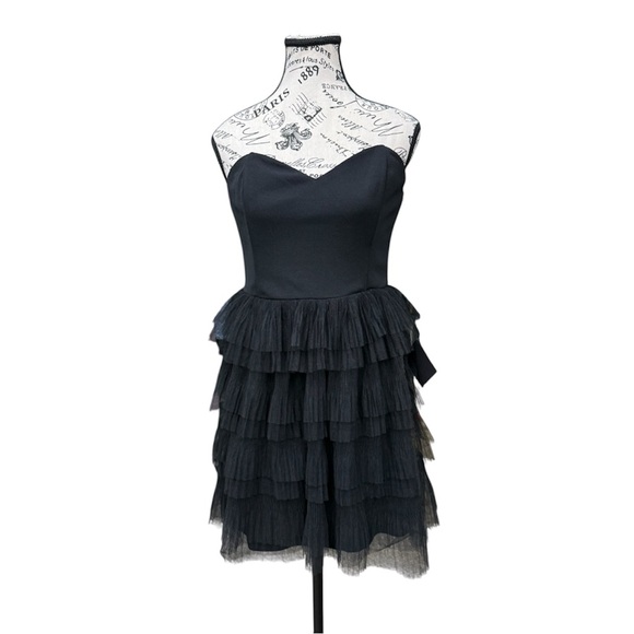 Lulus Dresses & Skirts - Lulus Black Strapless Tiered Tulle Mini Dress